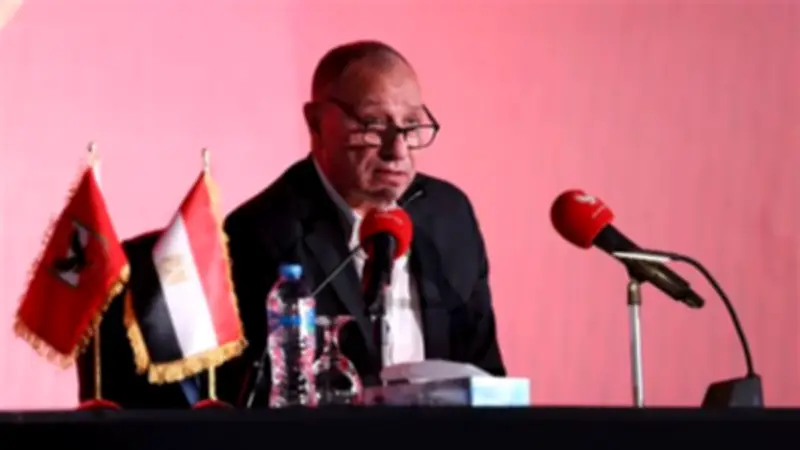 الخطيب يجتمع مع منصور وعبد الحفيظ لاعتماد الهيكلة الجديدة لقطاع الكرة بالأهلي