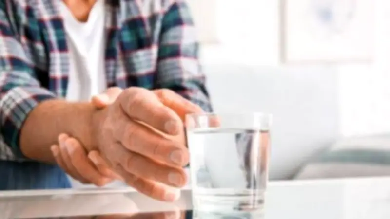 أعراض الزائدة الدودية وعلامة تكشف مرضًا عصبيًا قبل سنوات من تشخيصه