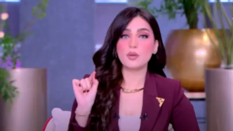 ياسمين عز تمازح متابعاتها: زيادة الوزن في الشتاء وليس الملابس الصيفية