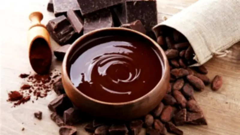 طريقة عمل صوص الشوكولاتة في المنزل بخطوات سهلة ومذاق غني