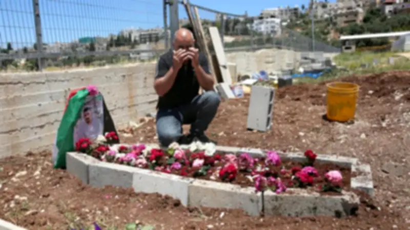 والد فلسطيني يروي تفاصيل مقتل نجله برصاص الاحتلال: خرج يبحث عن لقمة عيش