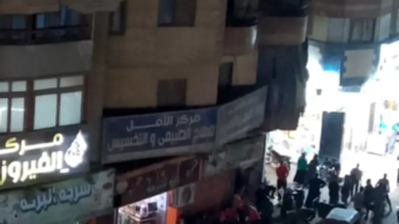 إخلاء برج سكني آيل للسقوط في الجيزة بعد ظهور تصدعات خطيرة