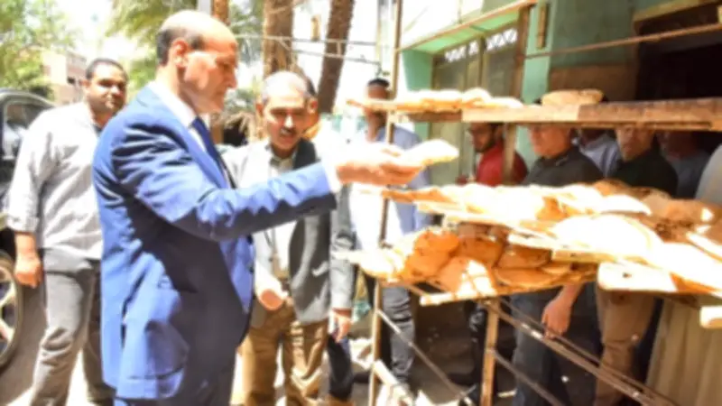 محافظ أسيوط يضبط مخالفة نقص وزن في مخبز بلدي بالمعصرة خلال جولة مفاجئة