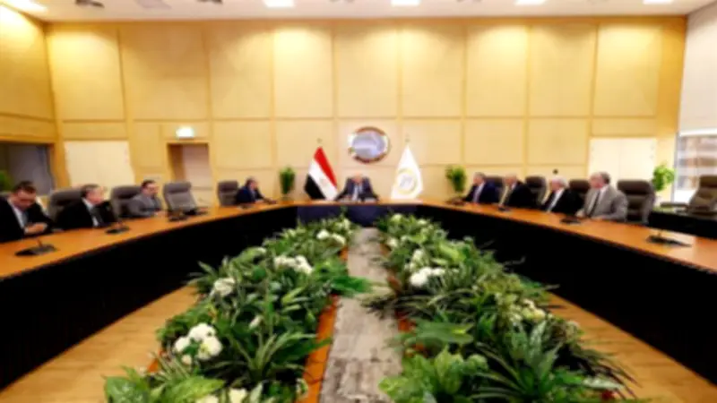 وزير النقل يوجه بربط الحافز بالإنتاج وتكثيف التدريب لعمال السكك الحديدية