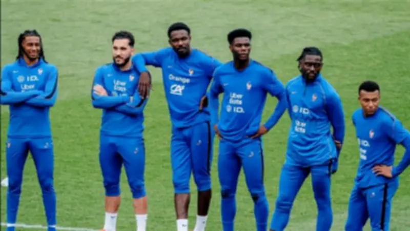 جماهير فرنسا تشجع ديشامب رغم الخسارة من كوت ديفوار قبل المونديال