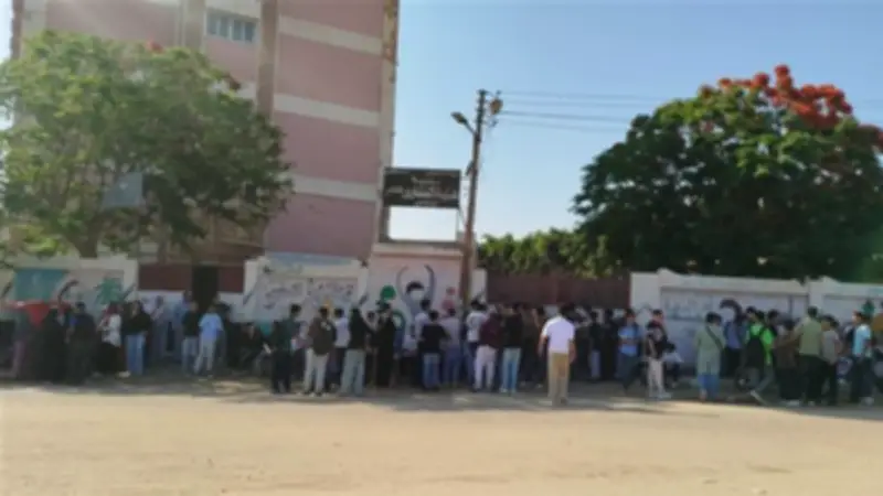 توافد آلاف الطلاب على لجان امتحانات الإعدادية بالغربية في أول أيام الفصل الدراسي الثاني