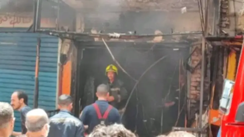 السيطرة على حريق محل منظفات في بنها دون إصابات