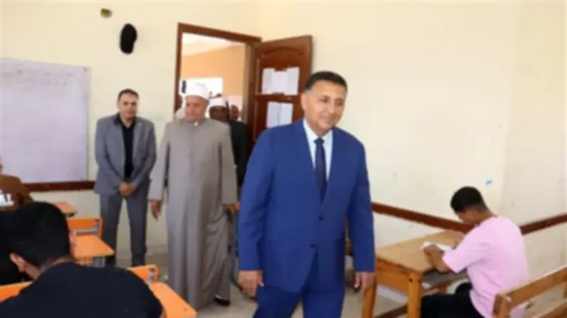 استبعاد رئيس لجنة وتحقيق مع مراقب بعد تسريب امتحان عربي بالقليوبية
