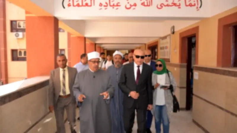 محافظ الأقصر يتفقد لجان امتحانات الثانوية الأزهرية في أول أيامها