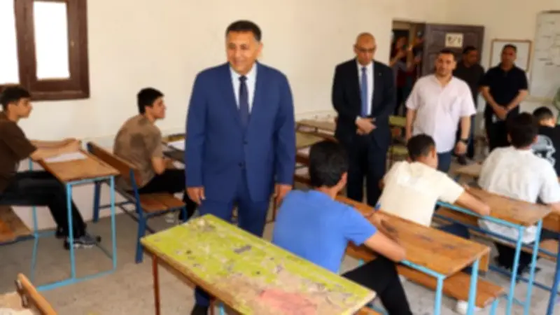 استبعاد رئيس لجنة وإحالة مراقب للتحقيق في امتحانات القليوبية