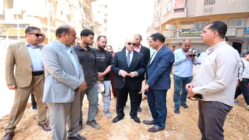 محافظ الغربية يوجه بالالتزام بمعايير الجودة في رصف وتطوير شارع الجلاء بالمحلة