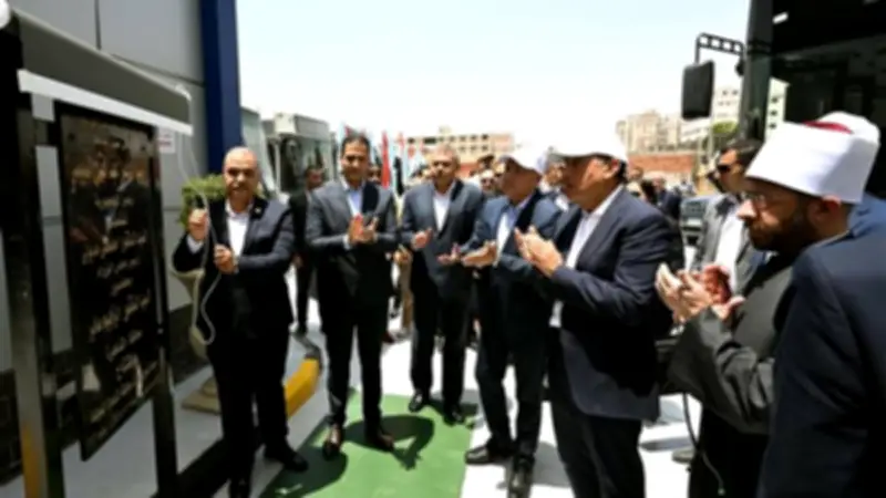 رئيس الوزراء يفتتح محطة تموين سيارات ذكية بالزاوية الحمراء
