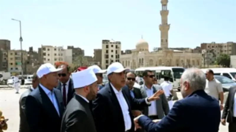 مدبولي يتفقد ترميم مسجد المسبح والمنطقة المحيطة به في القاهرة
