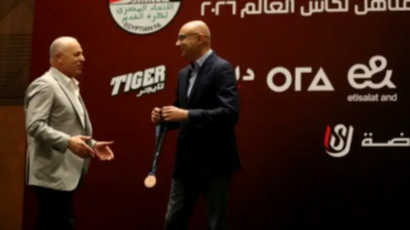 وليد درويش يهدي برونزية الناشئين لأبو ريدة تقديرا لدعمه