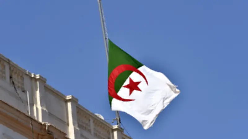 قبل المونديال بيوم.. استغاثة فرنسية للجزائر بشأن صحفي