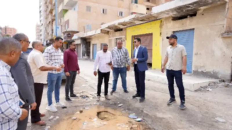 نائب محافظ مطروح يوجه بسرعة إنهاء تطوير شارع علم الروم