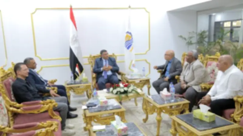 محافظ قنا يبحث مع رئيس هيئة مشروعات الصرف سبل التعاون بالمشروعات المشتركة