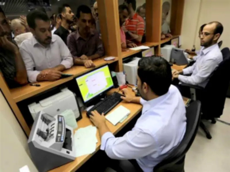 حقوق العامل بعد سن الستين في قانون العمل الجديد: المكافآت والضمانات