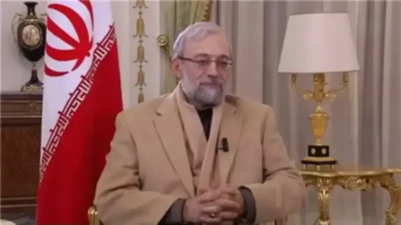 لاريجاني ينتقد الوساطة الباكستانية مع أمريكا ويصف زيارات مسؤولين لإسلام آباد بالخطأ المكلف