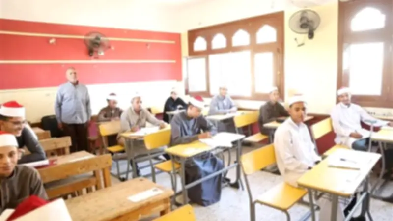 طلاب الثانوية الأزهرية أدبي يبدؤون امتحانات نهاية العام بالوادي الجديد