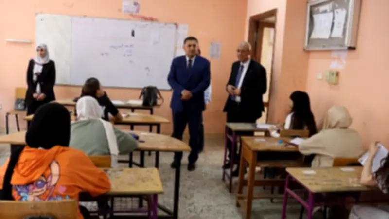طلاب الشهادة الإعدادية بالقليوبية يؤدون امتحان الهندسة وسط إجراءات مشددة
