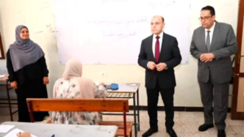 محافظ الغربية يتفقد لجان امتحانات الدبلومات الفنية ويوجه بتوفير الأجواء المناسبة