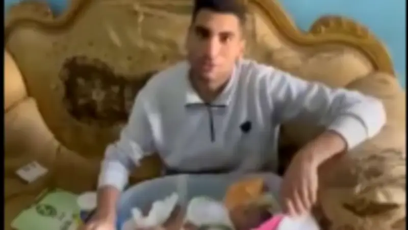 استغاثة أب بكفر الشيخ: طفلي محروم من العلاج وأوراقه محتجزة