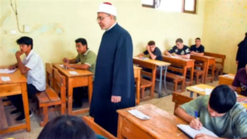 رئيس جامعة الأزهر يتفقد لجان الثانوية بمدينة نصر لدعم الطلاب ورفع معنوياتهم