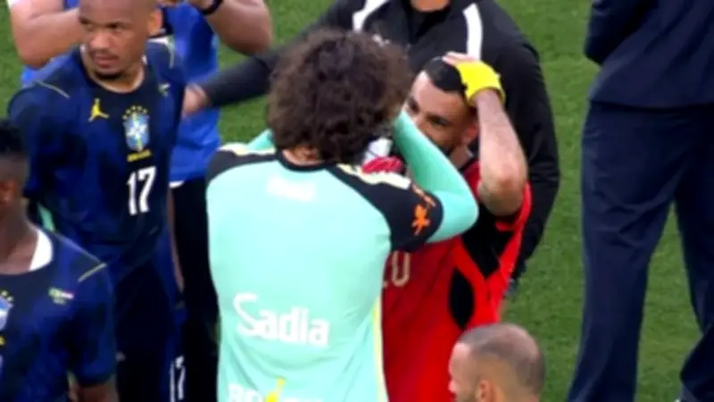 أليسون بيكر يكشف: ليفربول يفتقد صلاح بعد رحيله