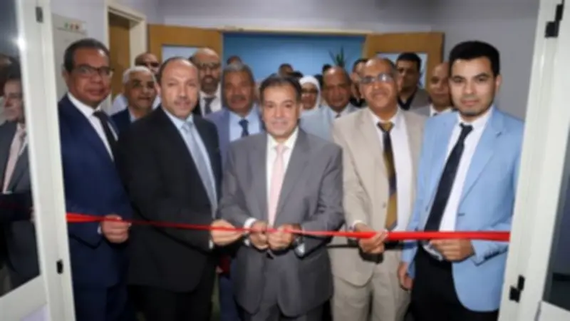 رئيس جامعة قنا يفتتح وحدات طبية متخصصة بمستشفى المعبر بعد تطويرها