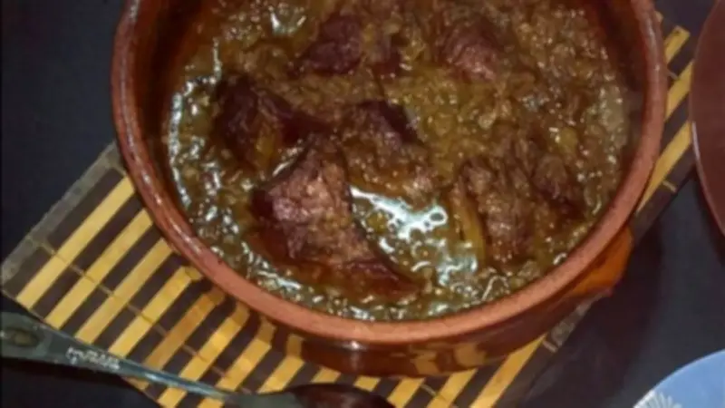 طريقة عمل طاجن لحمة بالبصل لغداء شهي بمذاق غني