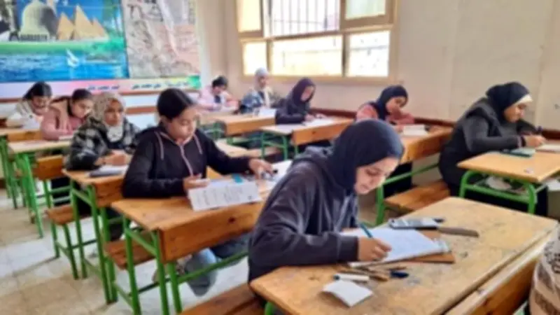 القليوبية: حرمان طالبة من امتحان الإعدادية بسبب تصوير ورقة الهندسة