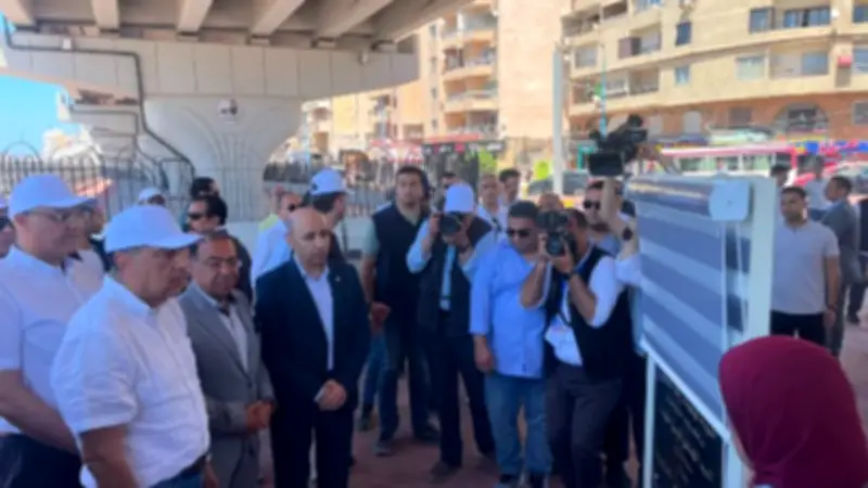 مدبولي يتفقد محور محمد نجيب ويفتتح توسعة كورنيش الإسكندرية