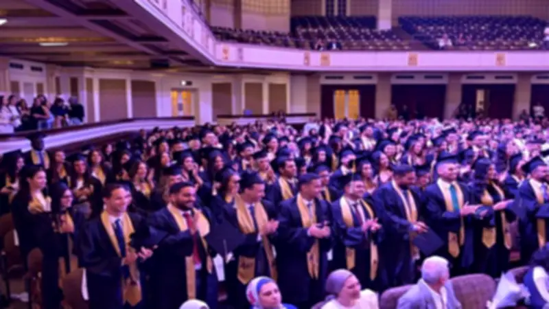جامعة القاهرة تحتفل بتخريج دفعة جديدة من كلية حقوق السوربون