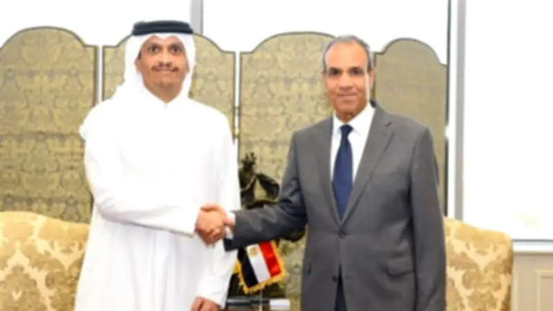 وزير الخارجية يبحث مع نظيره القطري التطورات الإقليمية والعلاقات الثنائية