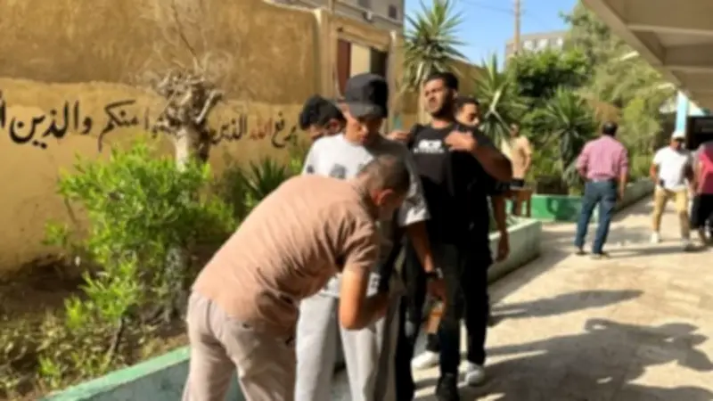 أول أيام الثانوية الأزهرية أدبي.. جولات مكثفة وضبط طالب وشاومينج يزعم التسريب