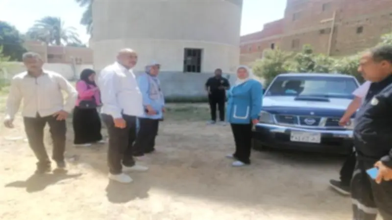 رئيس مركز بني مزار تتابع إنشاء وتطوير محطتي مياه شرب بصندفا وساقولا بالمنيا