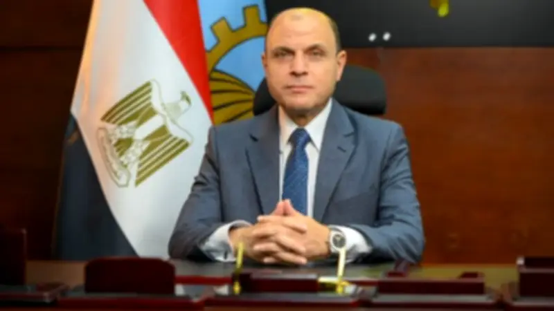 محافظ الغربية يجري حركة تنقلات محدودة لرؤساء الأحياء لدفع العمل