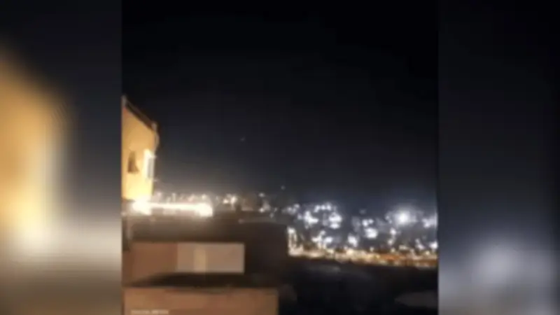 إسرائيل تتوعد برد قاسٍ على إيران بعد قصف صاروخي عنيف