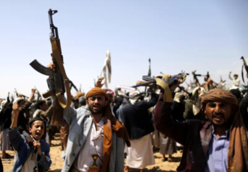الحوثي يعلن حظر الملاحة البحرية بشكل كامل على إسرائيل في البحر الأحمر