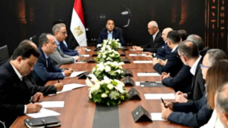 نيسان تبدأ إنتاج "ماجنيت" في مصر ومدبولي يتطلع لسيارة كهربائية قريباً