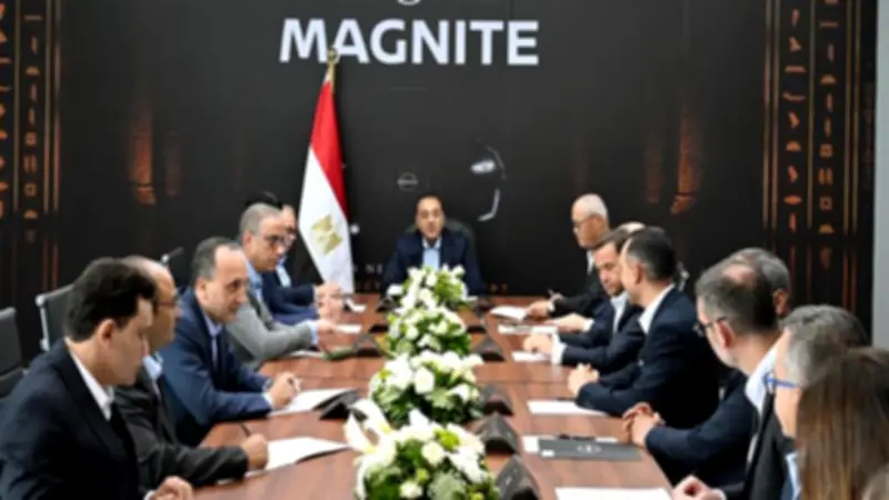 مدبولي: أتمنى رؤية أول سيارة كهربائية من نيسان في مصر قريباً