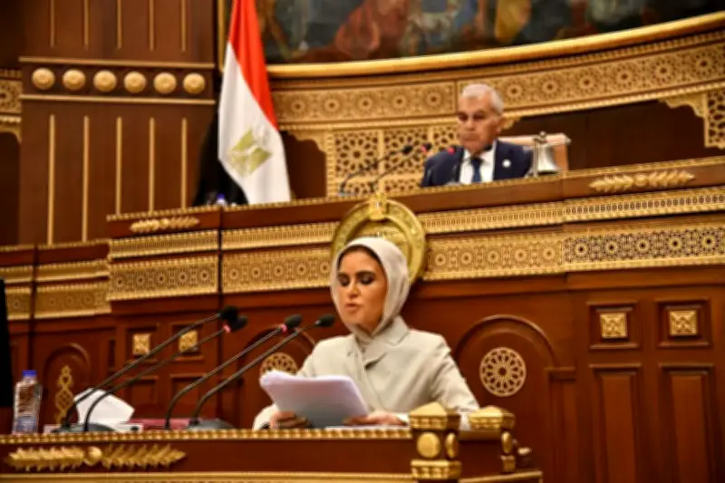 الشيخ محمد بن زايد يستعرض خطة التنمية للعام المالي الجديد في أبوظبي