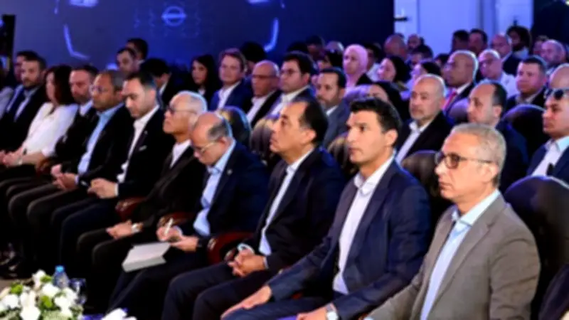 مدبولي يشهد إنتاج أول سيارة نيسان ماجنيت في أفريقيا بمصر