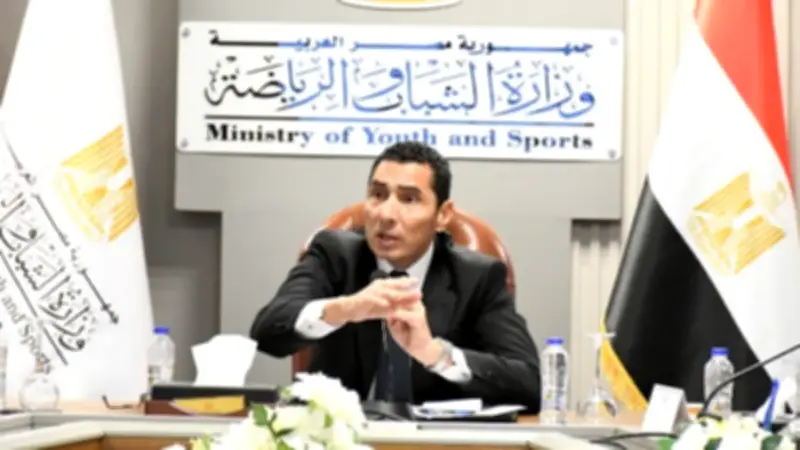 وزير الشباب يعقد اجتماعًا مع الأندية لبحث مديونيات المرافق