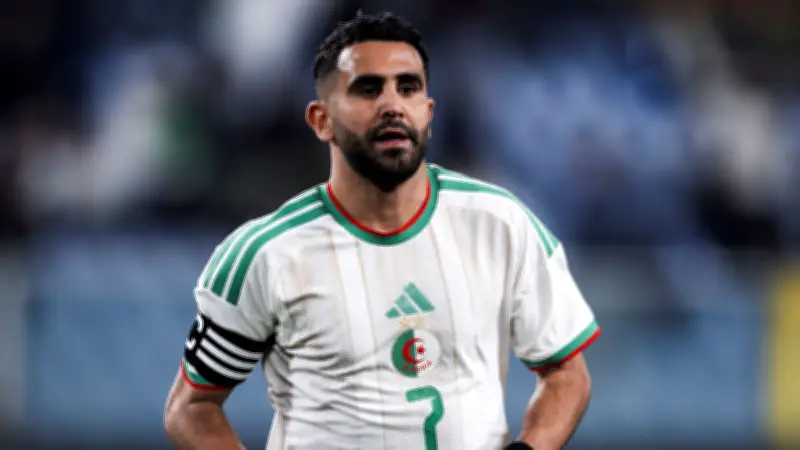 محرز: سنواجه ميسي كأي خصم وهدفنا إسعاد الجزائريين