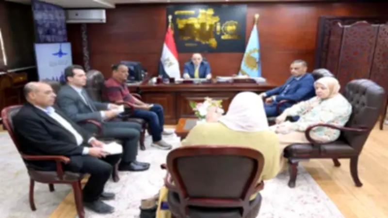 محافظ الغربية يوجه بسرعة بحث احتياجات المواطنين خلال اللقاء الأسبوعي