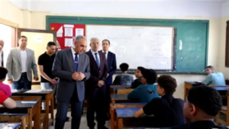 محافظ الإسماعيلية يوجه بتكثيف النظافة ورفع الإشغالات حول لجان الامتحانات