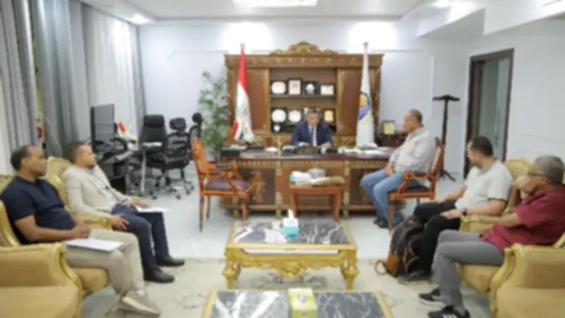 محافظ قنا يتابع إصلاح انهيار جسر طراد النيل بنجع حمادي