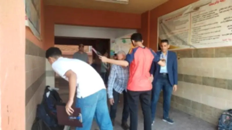 استبعاد رئيس لجنة بنها من الامتحانات لسماحه بدخول كاميرات